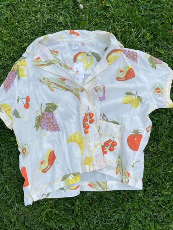 Kimchi Blue Tops - Kimchi Blue White Crop Button-Up Shirt with Colorful Fruit & Veggie Print